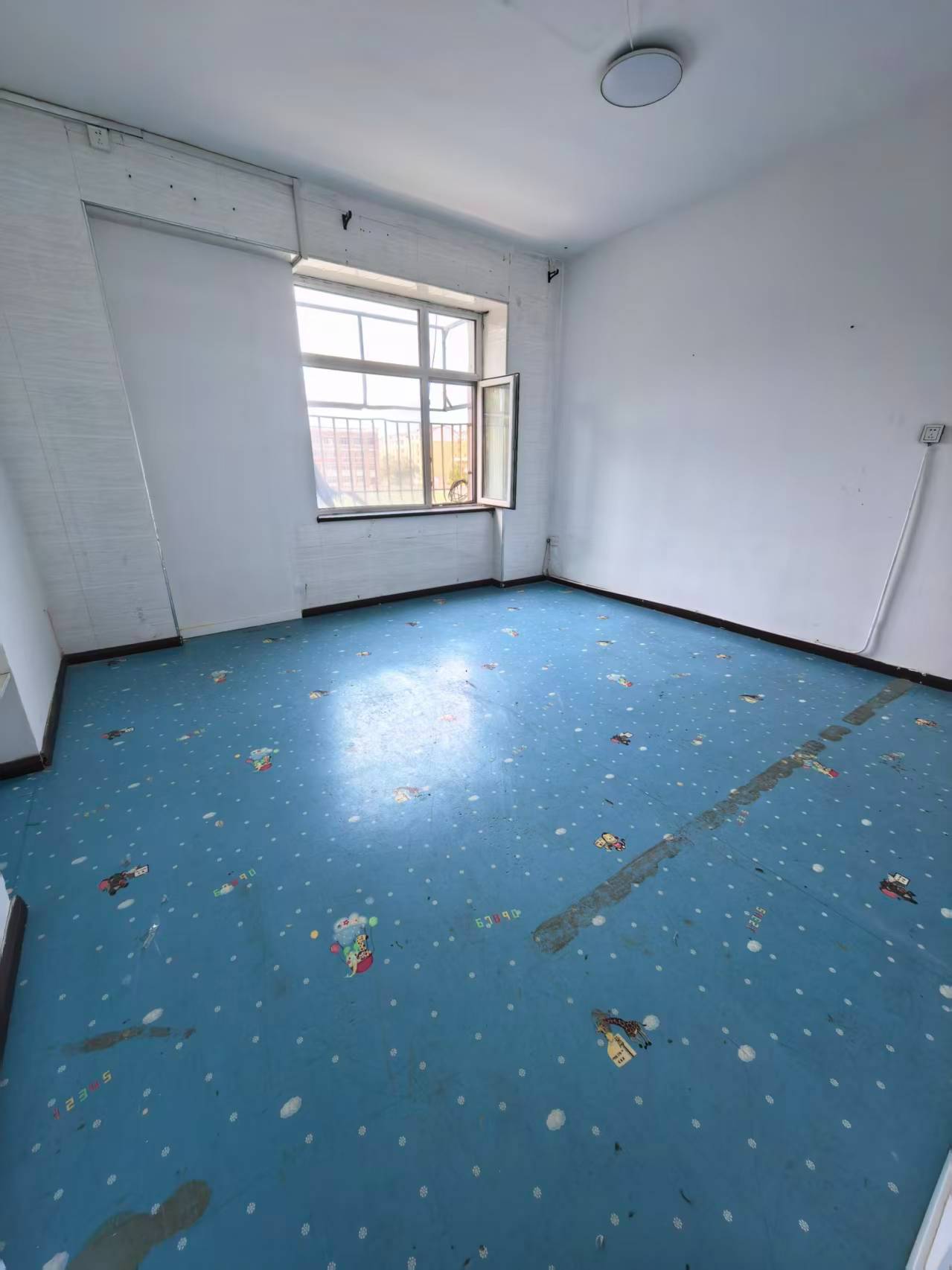 出租四中附近商服