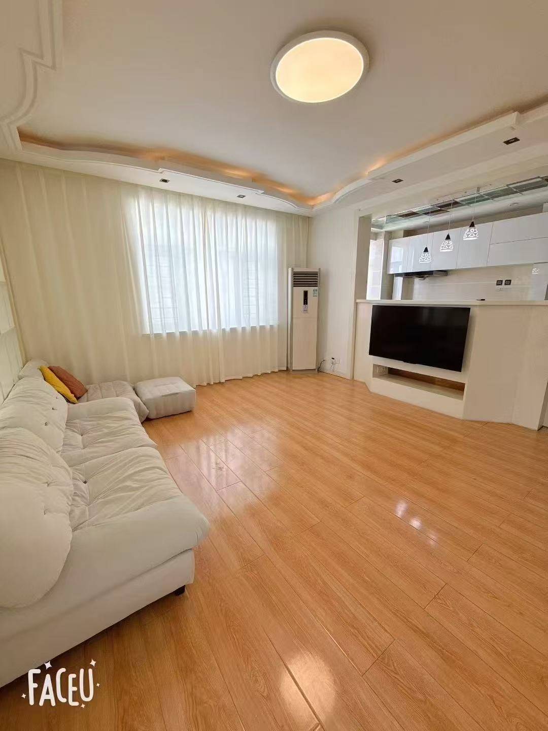 工会大厦电梯房